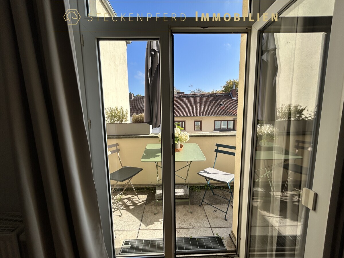 mit Sonnenbalkon