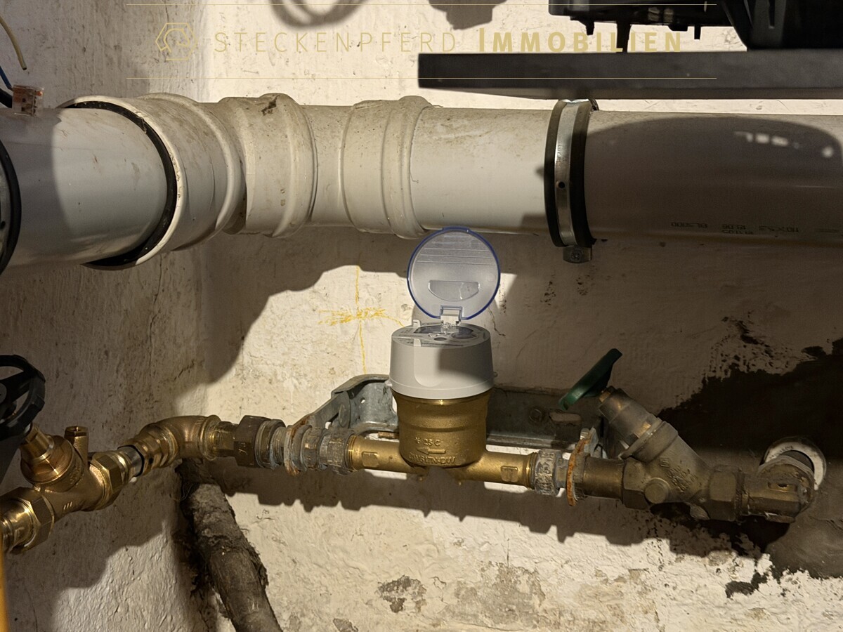 Wasserzähler im Keller