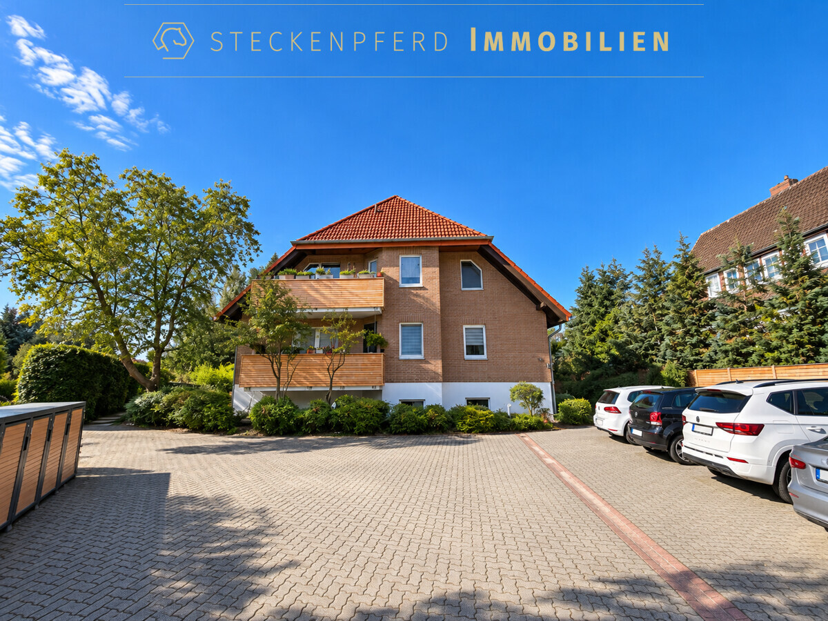 Parkplätze vor dem Haus